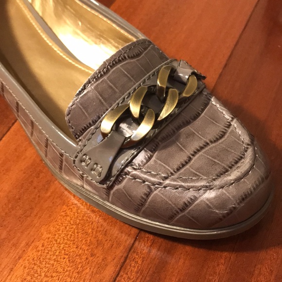 CIRCA Joan & David Loafer Croc Flats - Picture 16 of 16